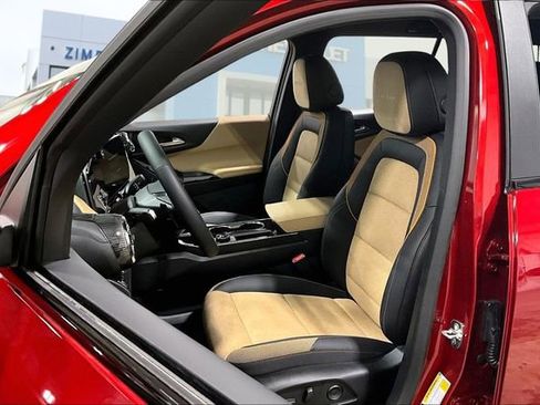 New 2026 Chevrolet Equinox ACTIV w/ Convenience Package III AWD/4WD image 9