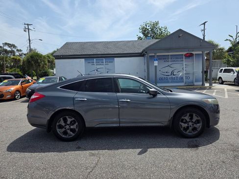Used 2010 Honda Crosstour EX-L image 3