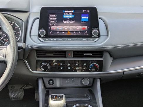 Used 2024 Nissan Rogue S FWD image 18