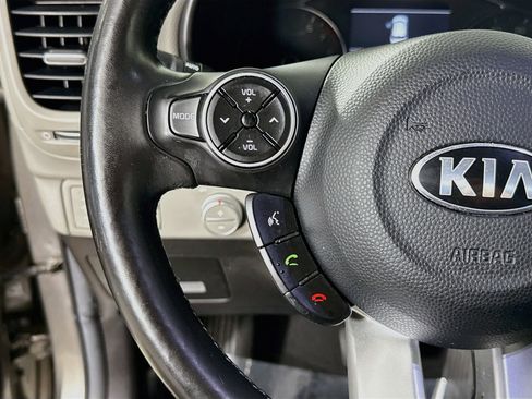 Used 2017 Kia Soul + w/ Primo Package FWD image 14