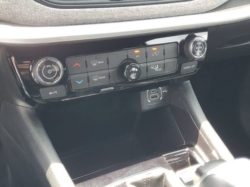 Used 2024 Jeep Compass Latitude AWD/4WD image 21
