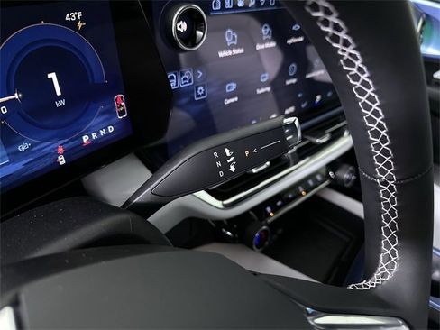 New 2026 Chevrolet Equinox EV LT image 16