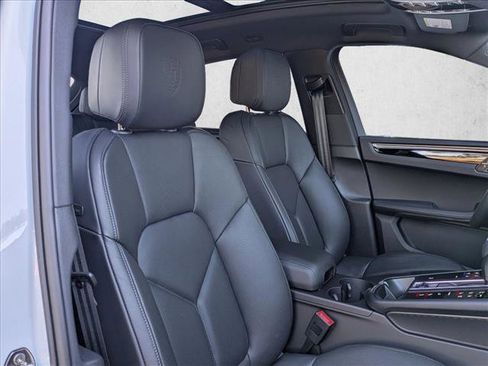 Certified 2025 Porsche Macan image 25