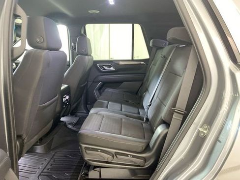 Used 2023 GMC Yukon SLE w/ Gmc Pro Safety Plus Package AWD/4WD image 28