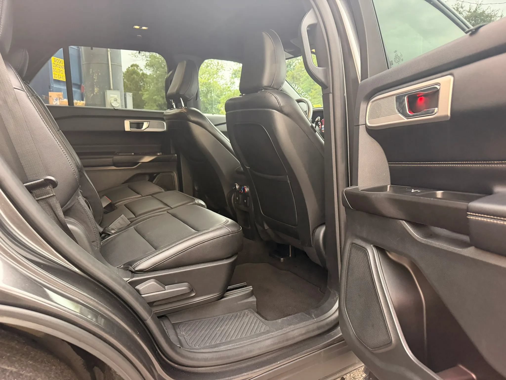 Used 2020 Ford Explorer Limited AWD/4WD image 11