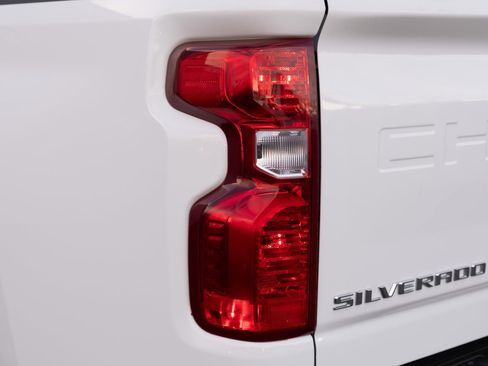 Used 2024 Chevrolet Silverado 3500 W/T image 21