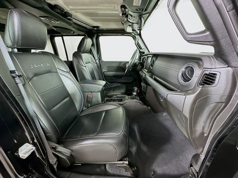 Used 2023 Jeep Wrangler Unlimited Sahara AWD/4WD image 29