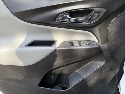 Used 2019 Chevrolet Equinox LS w/ LS Convenience Package image 16