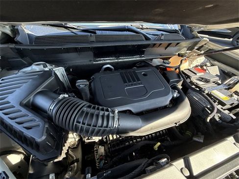 Certified 2023 GMC Acadia SLE w/ Driver Convenience Package image 28