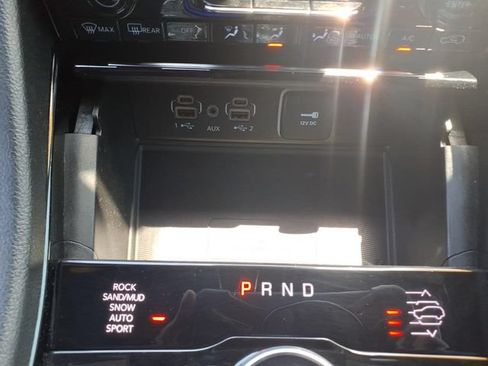 Certified 2023 Jeep Grand Cherokee Overland w/ Luxury Tech Group IV AWD/4WD image 27