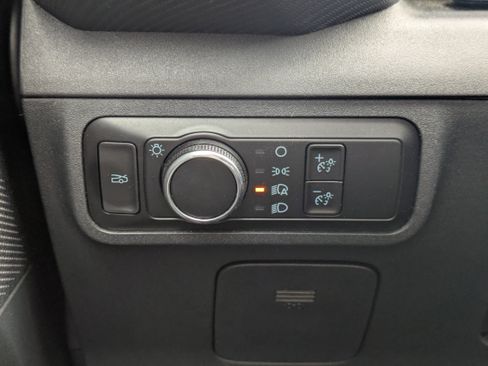 Used 2024 Ford Mustang Convertible image 13