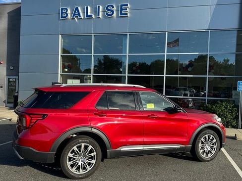 Used 2025 Ford Explorer Platinum AWD/4WD image 4
