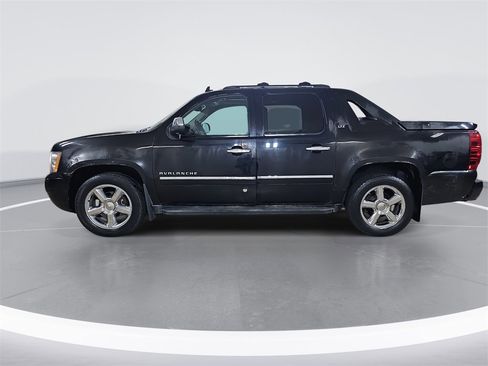 Used 2012 Chevrolet Avalanche LTZ image 7