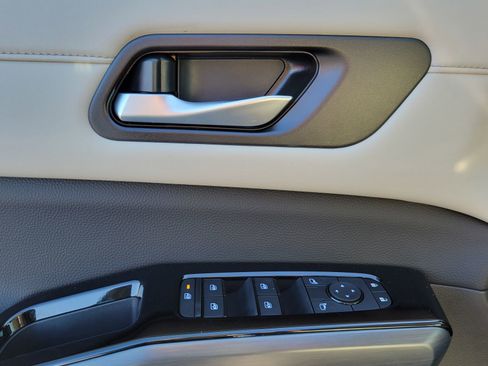 New 2025 Nissan Pathfinder SL image 30