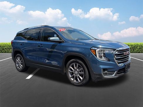 Used 2024 GMC Terrain SLT FWD image 2