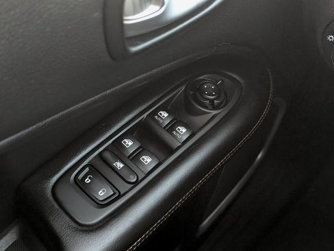 Used 2021 Jeep Compass Limited image 23