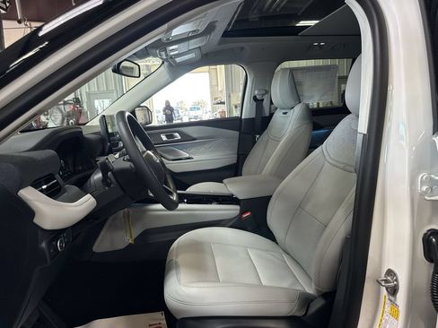New 2026 Ford Explorer Platinum w/ LUX Leather Package AWD/4WD image 12