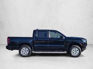Used 2022 Nissan Frontier SV video 4