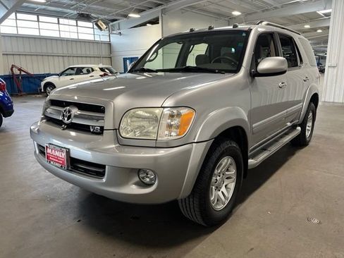 Used 2005 Toyota Sequoia SR5 RWD image 7
