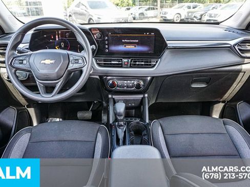 Used 2025 Chevrolet TrailBlazer LT AWD/4WD image 24