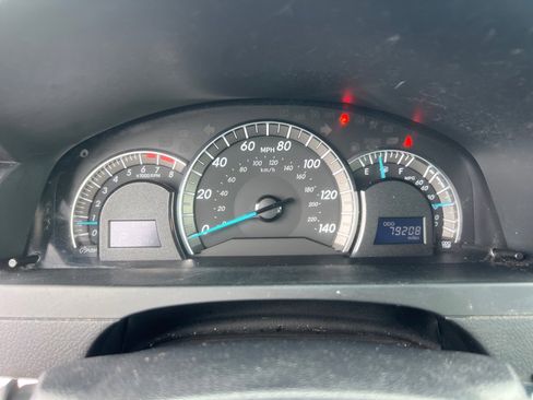 Used 2014 Toyota Camry SE FWD image 28