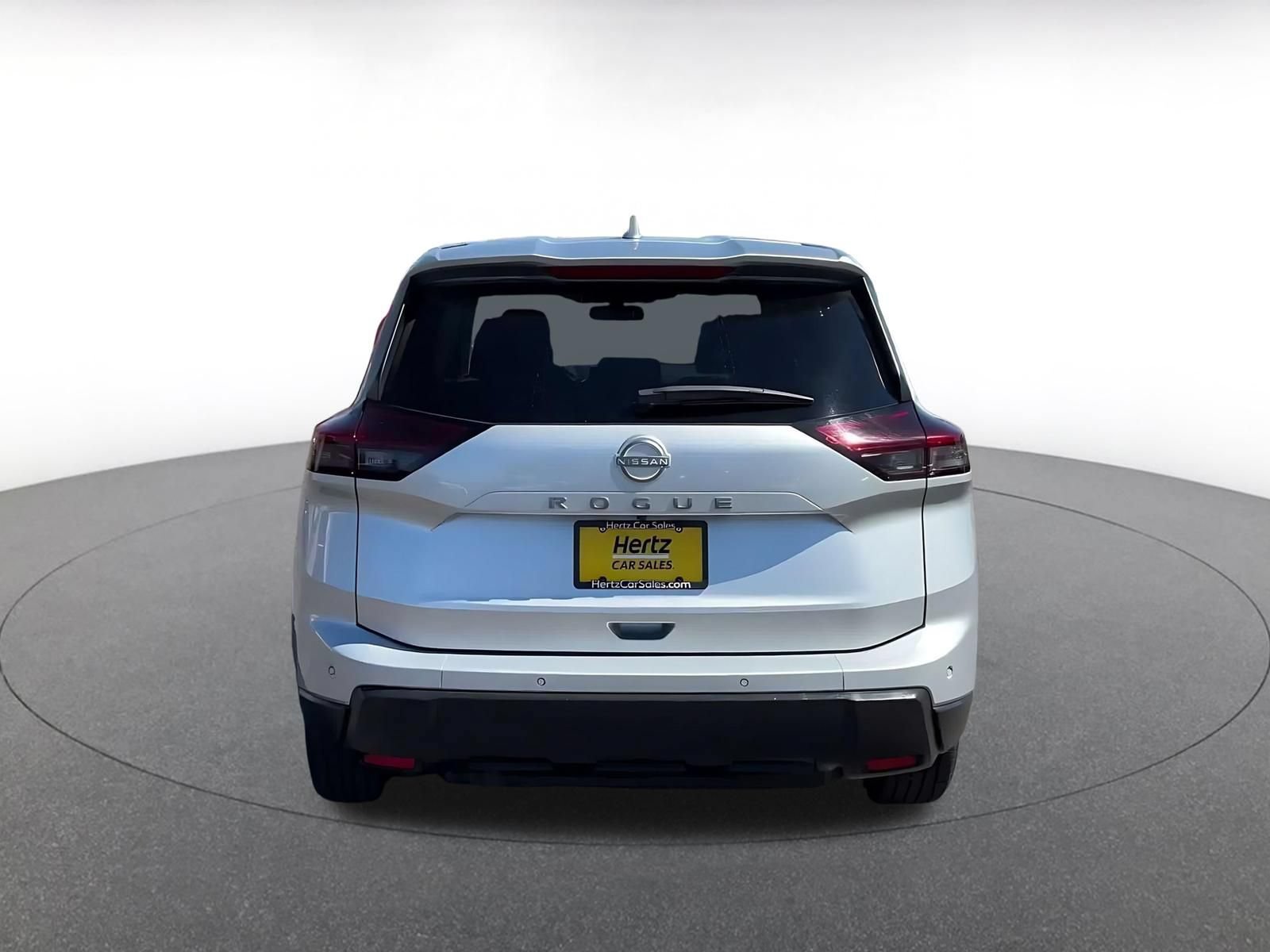 Used 2025 Nissan Rogue SV FWD image 12
