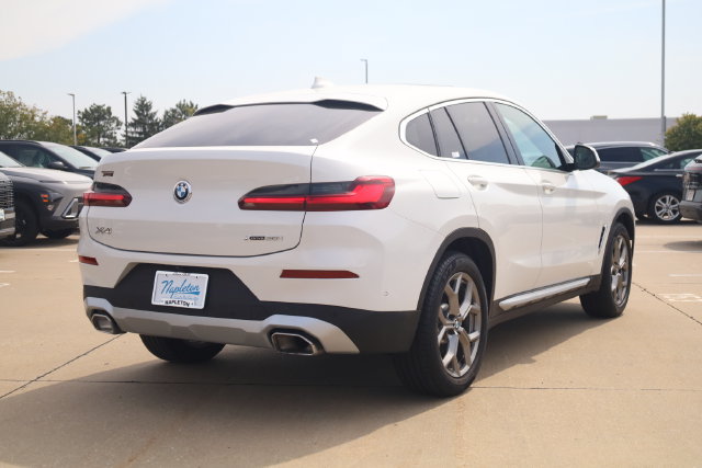 Used 2023 BMW X4 xDrive30i w/ Premium Package AWD/4WD image 7
