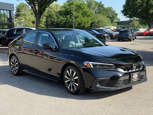 Used 2024 Honda Civic EX-L image 1