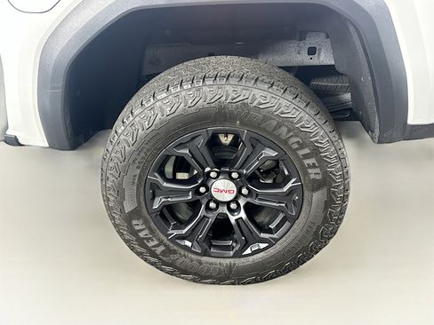 Used 2023 GMC Canyon Elevation image 11
