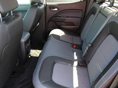 Used 2017 Chevrolet Colorado Z71 AWD/4WD image 25