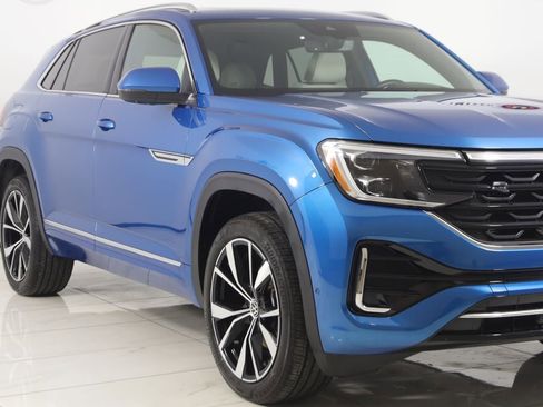 Used 2024 Volkswagen Atlas Cross Sport SEL Premium R-Line AWD/4WD image 38