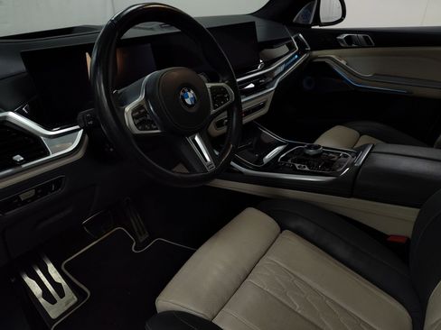 Used 2023 BMW X7 M60i w/ Executive Package image 4