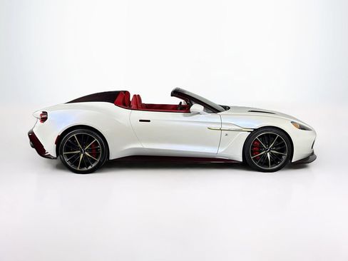 Used 2018 Aston Martin Vanquish Zagato RWD image 6