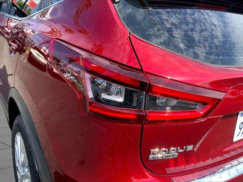 Used 2022 Nissan Rogue Sport SV FWD image 28