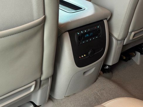 Used 2010 GMC Yukon SLT image 25