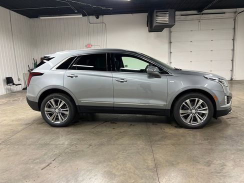 New 2026 Cadillac XT5 Premium Luxury image 2