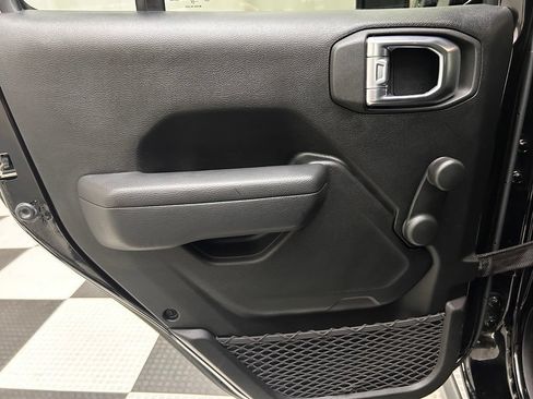 Used 2022 Jeep Wrangler Unlimited Sport AWD/4WD image 13