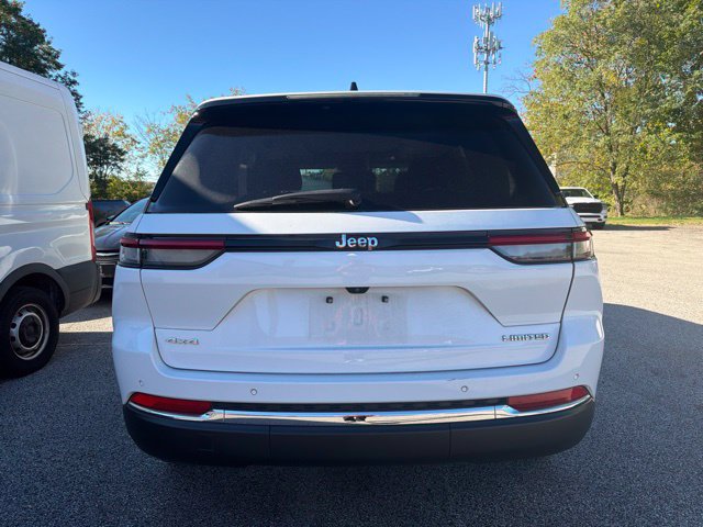 Used 2023 Jeep Grand Cherokee Limited AWD/4WD image 5