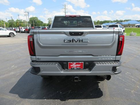 Certified 2026 GMC Sierra 3500 Denali Ultimate AWD/4WD image 7