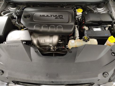 Used 2019 Jeep Cherokee Limited FWD image 30