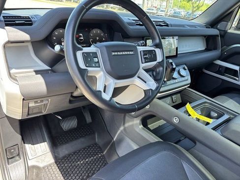 Used 2023 Land Rover Defender 90 X-Dynamic SE AWD/4WD image 17