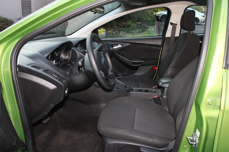 Used 2018 Ford Focus SE FWD image 5