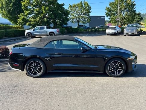 Used 2022 Ford Mustang Premium RWD image 8