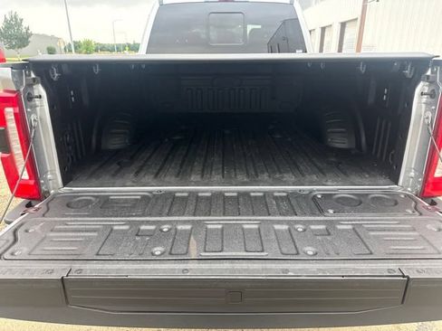 Used 2024 Ford F250 Lariat w/ Black Appearance Package AWD/4WD image 19