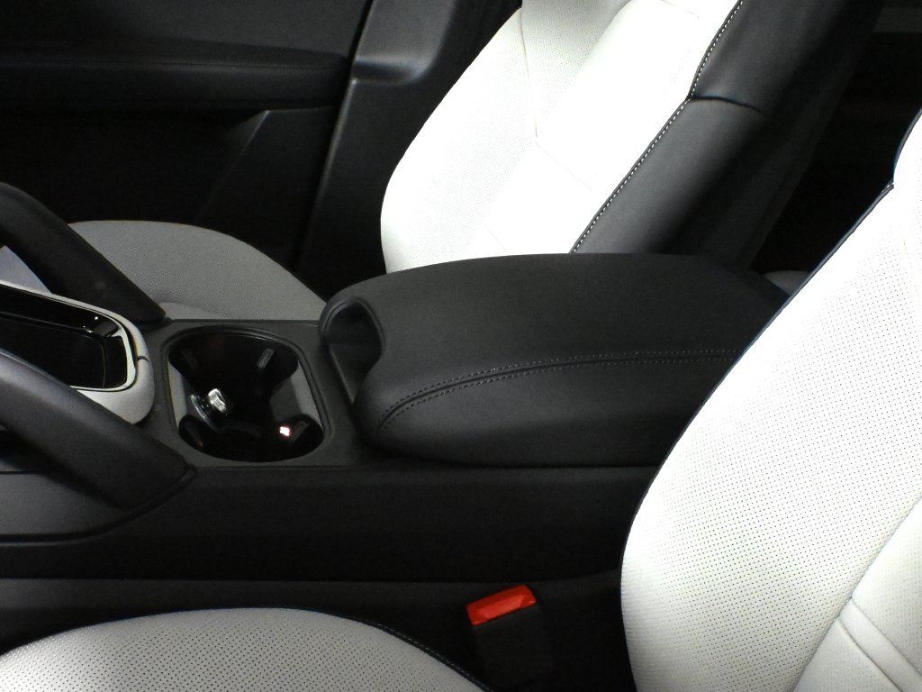 Used 2026 Porsche Cayenne S AWD/4WD image 28