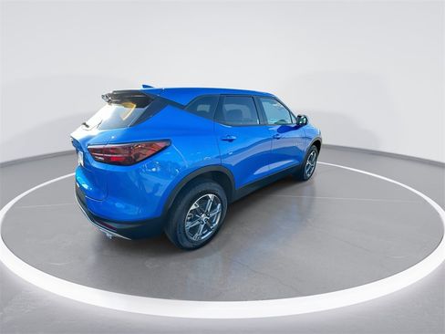 Used 2024 Chevrolet Blazer LT image 8