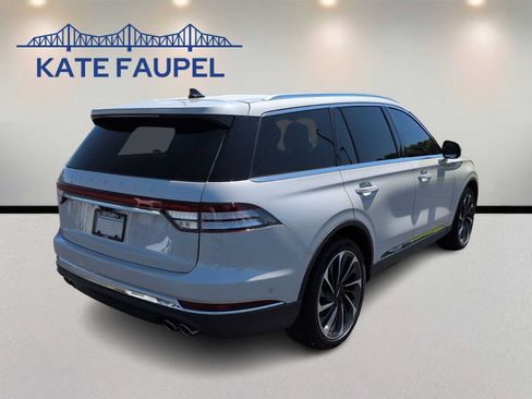 Used 2024 Lincoln Aviator Reserve w/ Equipment Group 201A AWD/4WD image 7