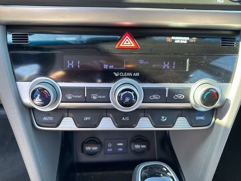 Used 2020 Hyundai Elantra SEL FWD image 30
