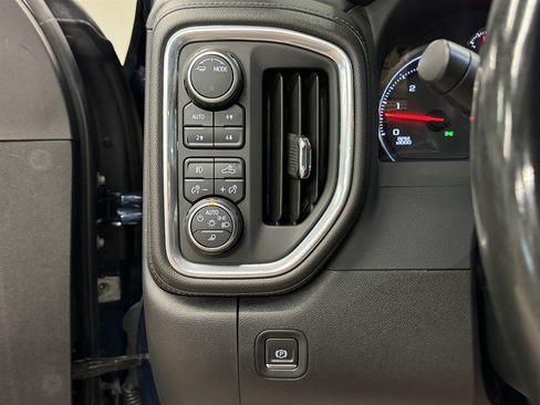 Used 2023 Chevrolet Silverado 2500 LTZ AWD/4WD image 30