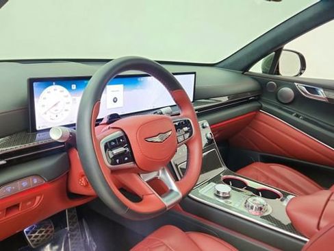 Used 2025 Genesis GV80 3.5T e-SC image 18